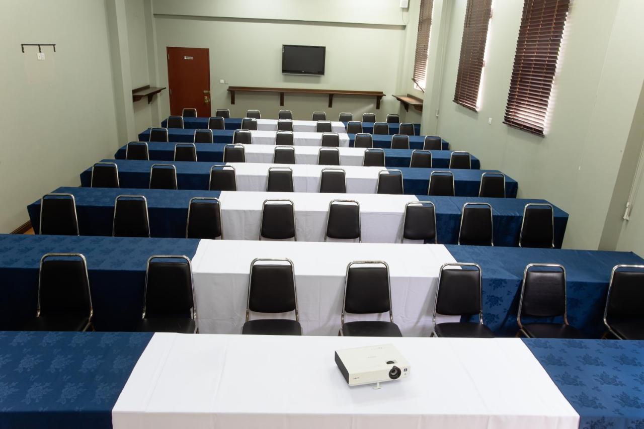 The Congress Hotel Accra Luaran gambar